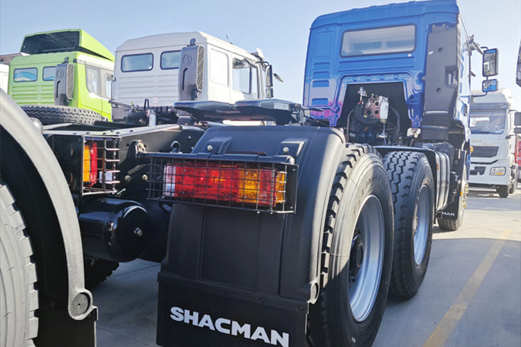 SHACMAN Shacman F3000 Truck Head for Sale in Saudi Arabia - Tracteur routier: photos 2 SHACMAN Shacman F3000 Truck Head for Sale in Saudi Arabia - Tracteur routier: photos 2