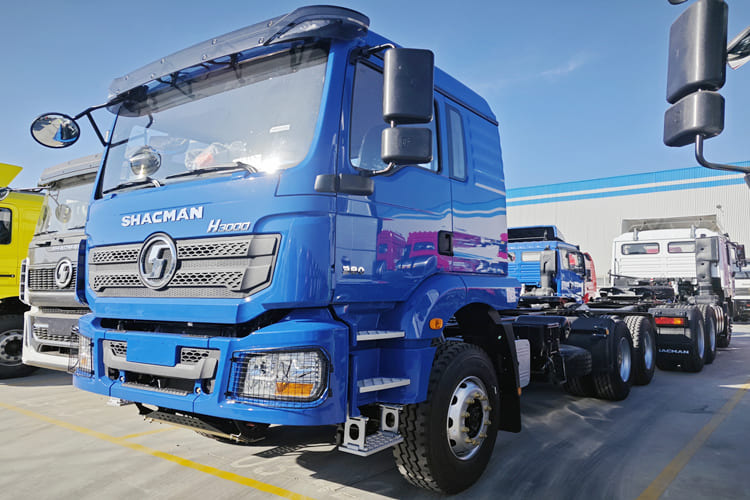 SHACMAN Shacman F3000 Truck Head for Sale in Saudi Arabia - Tracteur routier: photos 1 SHACMAN Shacman F3000 Truck Head for Sale in Saudi Arabia - Tracteur routier: photos 1