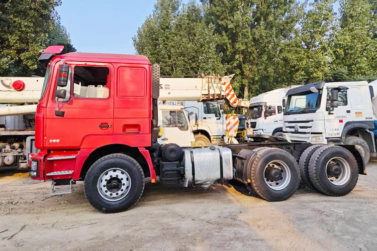 SHACMAN Used Shacman F3000 Truck Head for Sale in Mali - Tracteur routier: photos 2 SHACMAN Used Shacman F3000 Truck Head for Sale in Mali - Tracteur routier: photos 2