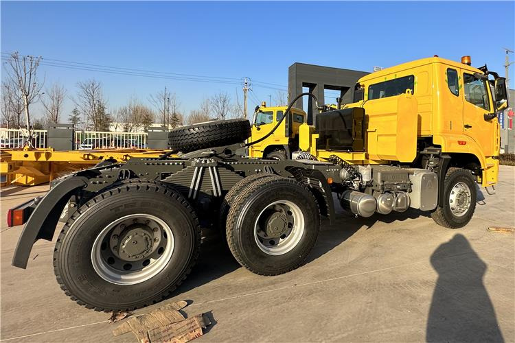 SINOTRUK Howo New Model 371 HP Truck Head for Sale In Zambia - Tracteur routier: photos 2 SINOTRUK Howo New Model 371 HP Truck Head for Sale In Zambia - Tracteur routier: photos 2