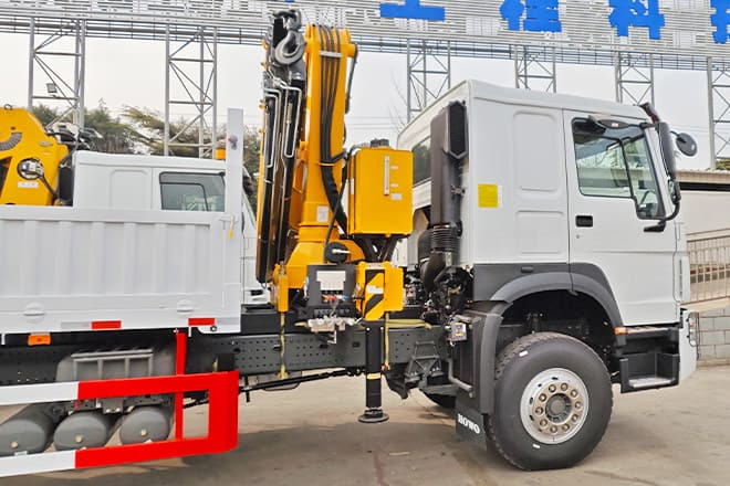 XCMG Folding Boom Truck Crane for Sale in Mexico - Camion grue: photos 3 XCMG Folding Boom Truck Crane for Sale in Mexico - Camion grue: photos 3