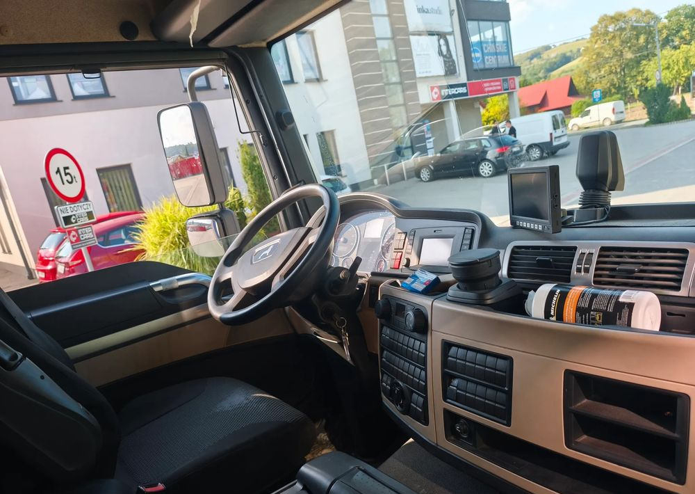 MAN TGL 12.250 kontener 6,2 , winda - Camion fourgon: photos 4 MAN TGL 12.250 kontener 6,2 , winda - Camion fourgon: photos 4