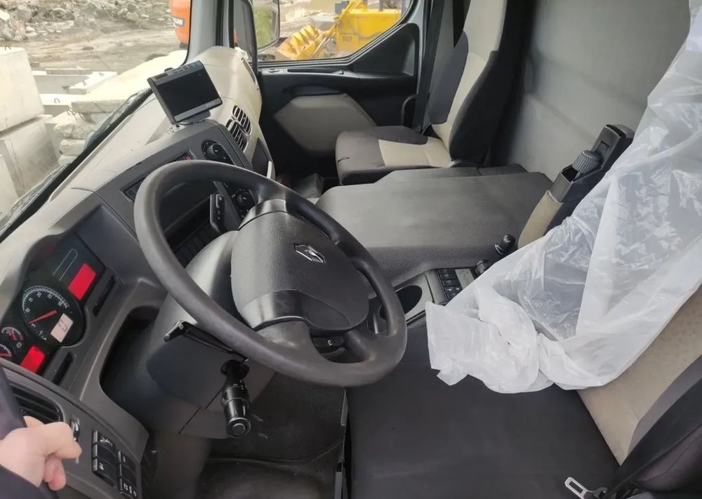 Renault Premium 26.380 Dxi 6x2 rama do zabudowy - Châssis cabine: photos 5 Renault Premium 26.380 Dxi 6x2 rama do zabudowy - Châssis cabine: photos 5