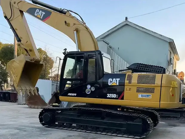 2022 Caterpillar 325 - Pelle sur chenille: photos 1 2022 Caterpillar 325 - Pelle sur chenille: photos 1