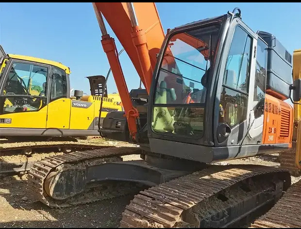 2024 Hitachi ZX240 - Pelle sur chenille: photos 4 2024 Hitachi ZX240 - Pelle sur chenille: photos 4