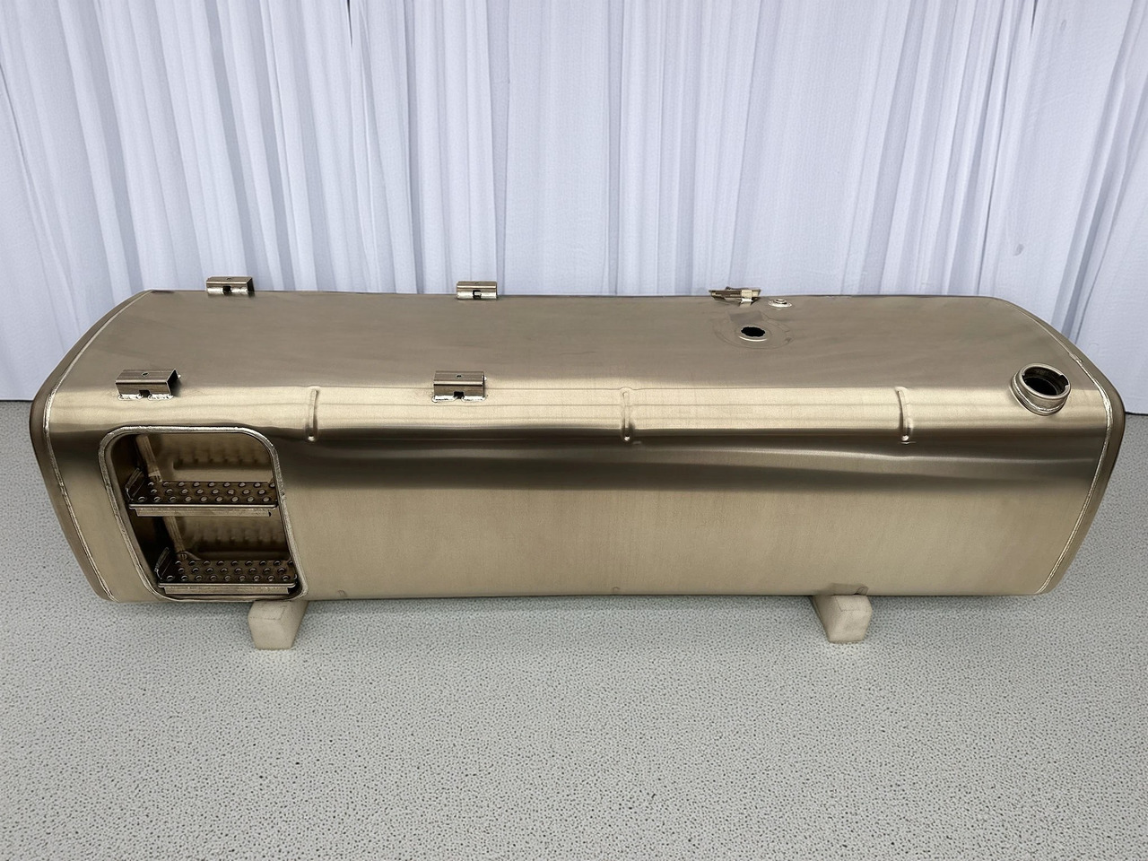 DAF  - Réservoir de carburant: photos 1 DAF  - Réservoir de carburant: photos 1