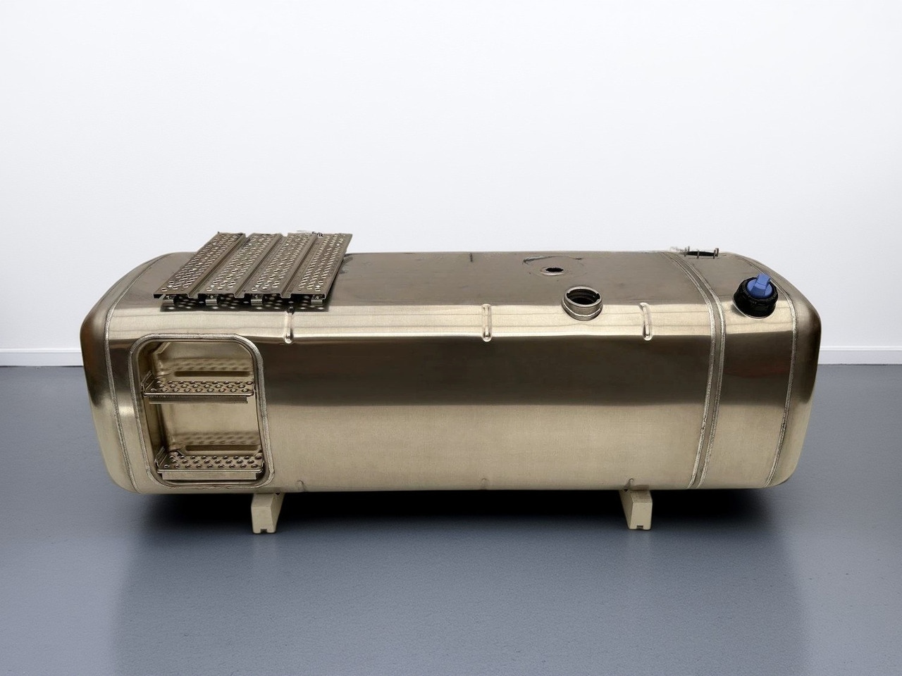 MERCEDES-BENZ  - Réservoir de carburant: photos 1 MERCEDES-BENZ  - Réservoir de carburant: photos 1