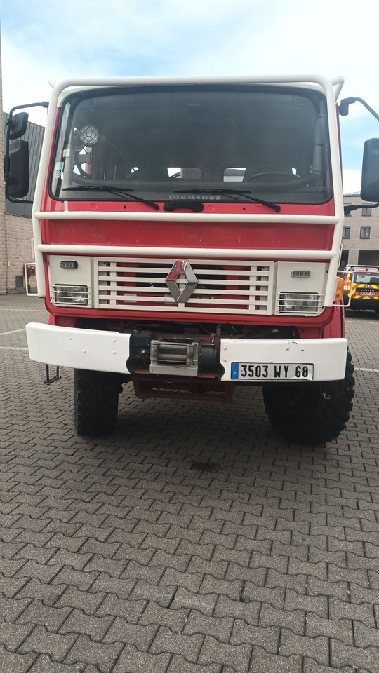 A vendre RENAULT M210 camion pompier feux de forêt - Camion de pompier: photos 1 A vendre RENAULT M210 camion pompier feux de forêt - Camion de pompier: photos 1