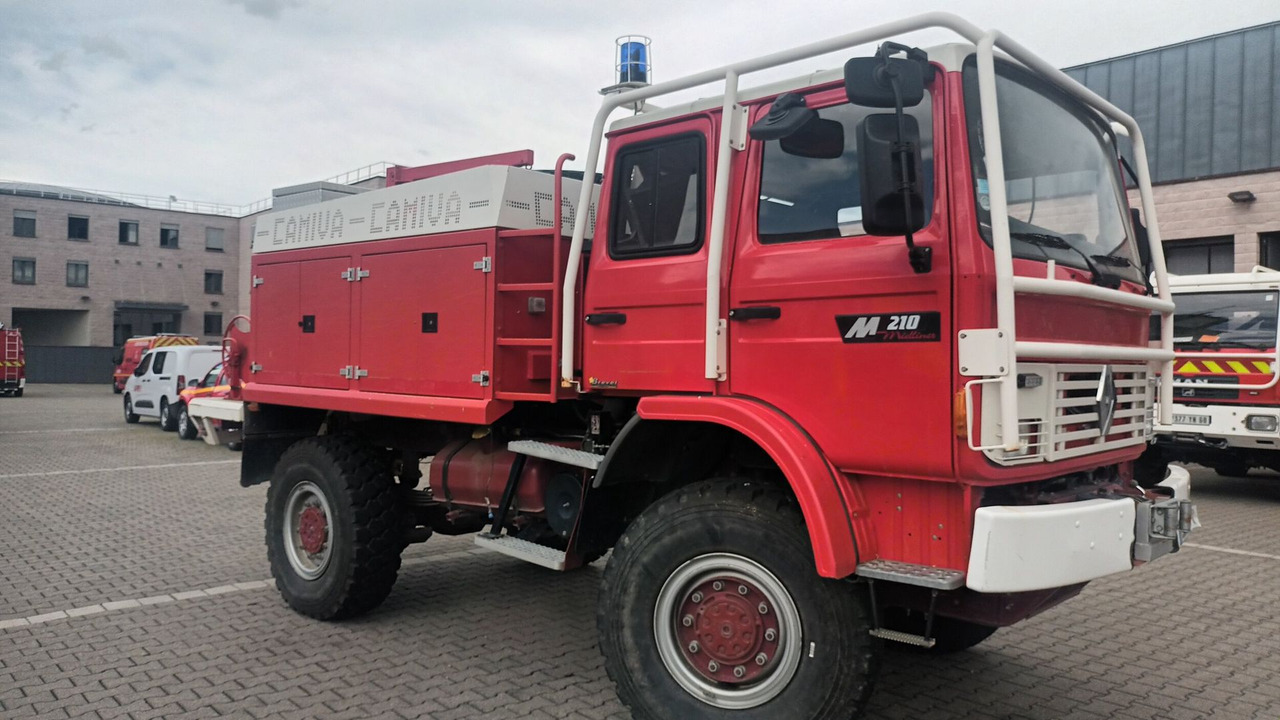 A vendre RENAULT M210 camion pompier feux de forêt - Camion de pompier: photos 3 A vendre RENAULT M210 camion pompier feux de forêt - Camion de pompier: photos 3