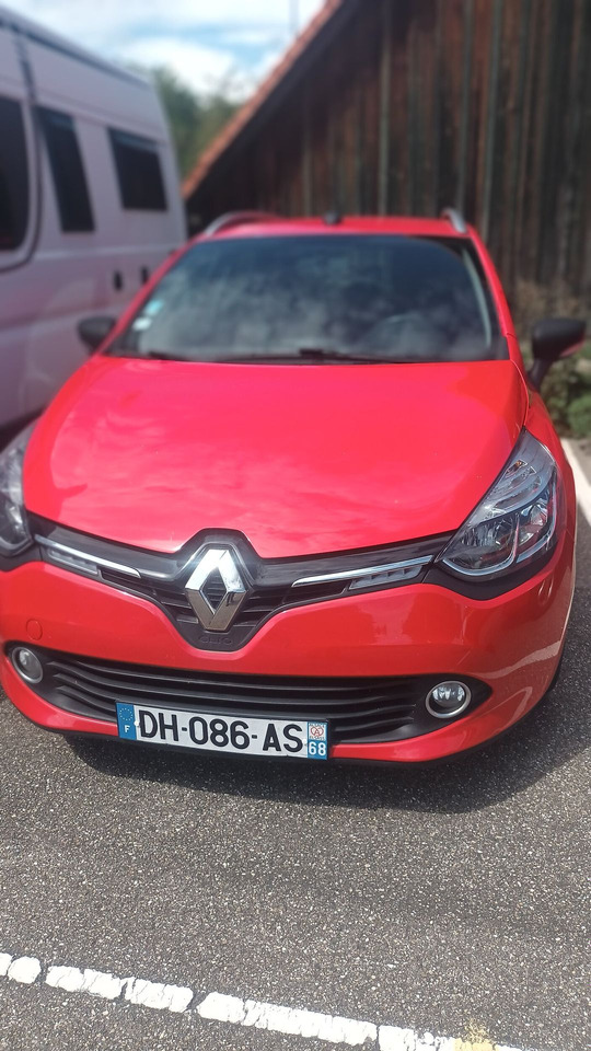 A vendre Renault CLIO ESTATE année 2014. - Voiture: photos 1 A vendre Renault CLIO ESTATE année 2014. - Voiture: photos 1