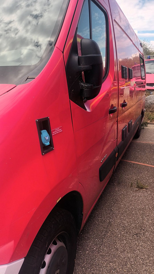 A vendre en l'état RENAULT MASTER 2015. - Ambulance: photos 3 A vendre en l'état RENAULT MASTER 2015. - Ambulance: photos 3