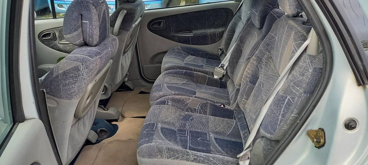 MEGANE ESSENCE (241) - Voiture: photos 5 MEGANE ESSENCE (241) - Voiture: photos 5