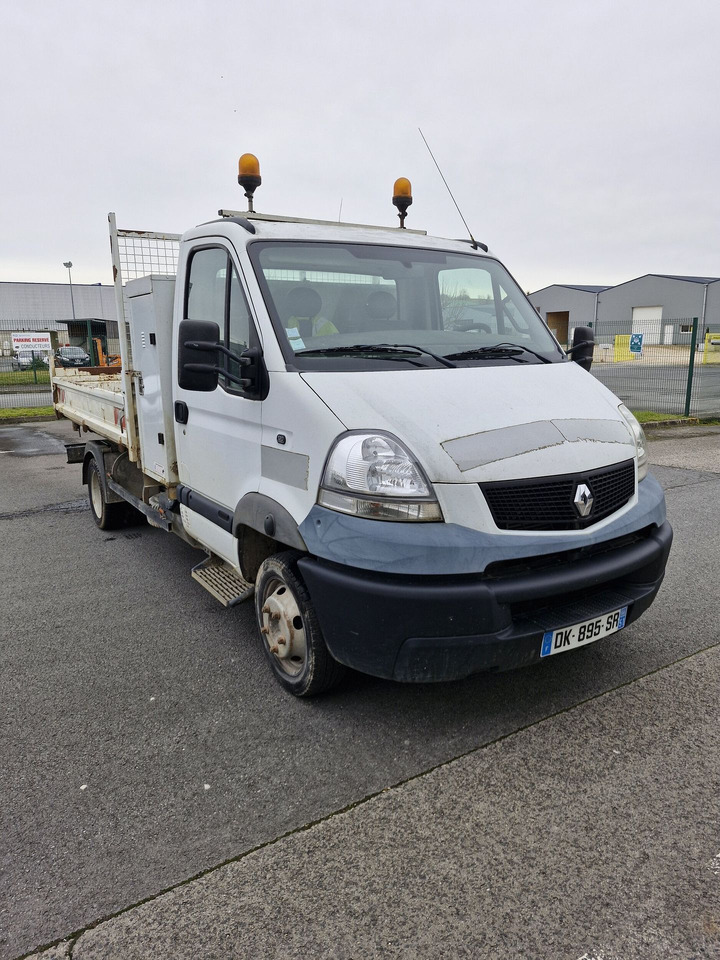 Renault Mascott 3.5T- (Disponible à compter du 24/11/2025) 3 places avec benne basculante hydraulique. BEG. Vendu sans CT. Véhicule roulant. Entretien régulier. Arrêté début 2025 pour souci passage d - Utilitaire benne: photos 1 Renault Mascott 3.5T- (Disponible à compter du 24/11/2025) 3 places avec benne basculante hydraulique. BEG. Vendu sans CT. Véhicule roulant. Entretien régulier. Arrêté début 2025 pour souci passage d - Utilitaire benne: photos 1