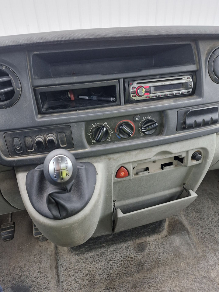 Renault Mascott 3.5T- (Disponible à compter du 24/11/2025) 3 places avec benne basculante hydraulique. BEG. Vendu sans CT. Véhicule roulant. Entretien régulier. Arrêté début 2025 pour souci passage d - Utilitaire benne: photos 5 Renault Mascott 3.5T- (Disponible à compter du 24/11/2025) 3 places avec benne basculante hydraulique. BEG. Vendu sans CT. Véhicule roulant. Entretien régulier. Arrêté début 2025 pour souci passage d - Utilitaire benne: photos 5