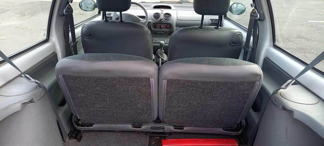 TWINGO PETROL (267) - Voiture: photos 2 TWINGO PETROL (267) - Voiture: photos 2