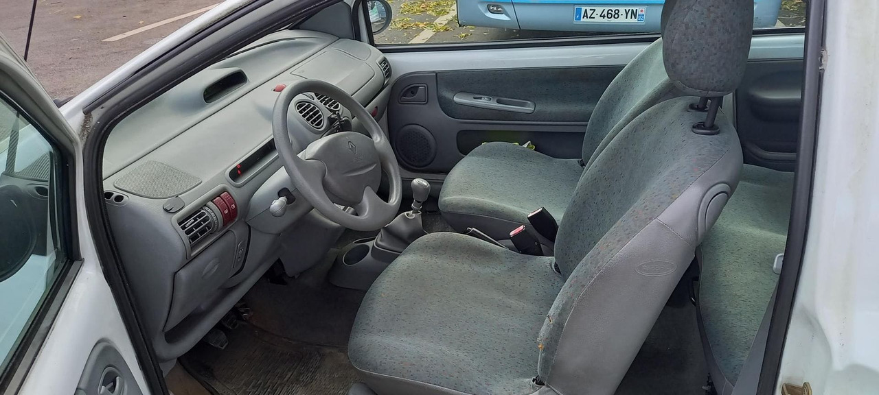 TWINGO PETROL (267) - Voiture: photos 3 TWINGO PETROL (267) - Voiture: photos 3