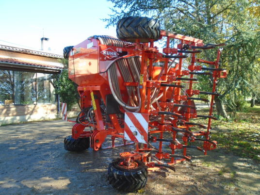 Kuhn MEGANT 500 - Combiné de semis: photos 5 Kuhn MEGANT 500 - Combiné de semis: photos 5