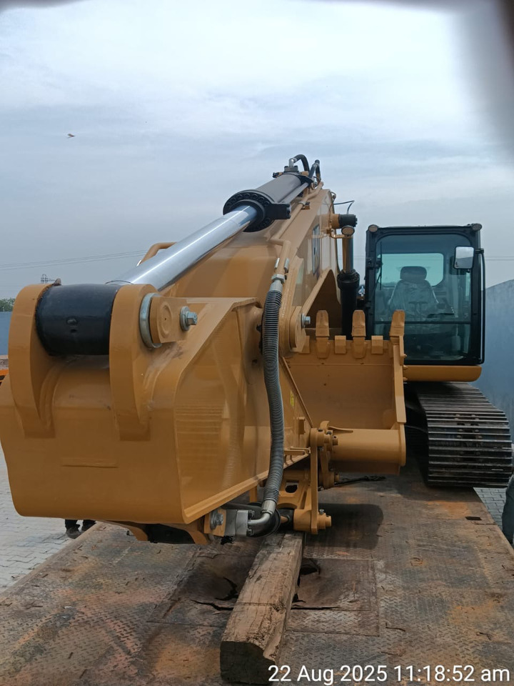 CATERPILLAR 323D3 - Pelle: photos 1 CATERPILLAR 323D3 - Pelle: photos 1