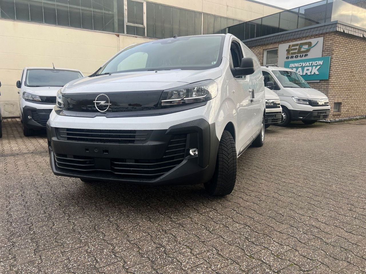 Opel Vivaro Cargo L2 H1 120 PS Allwetter AHK Rückfahr - Fourgon utilitaire: photos 4 Opel Vivaro Cargo L2 H1 120 PS Allwetter AHK Rückfahr - Fourgon utilitaire: photos 4