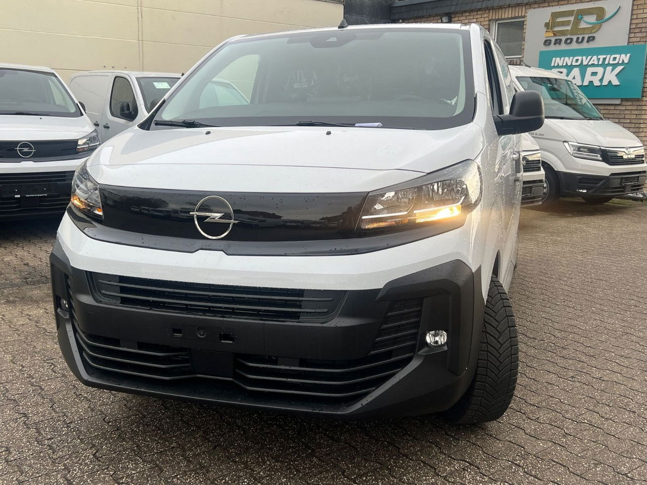 Opel Vivaro Cargo L2 H1 120 PS Allwetter AHK Rückfahr - Fourgon utilitaire: photos 4 Opel Vivaro Cargo L2 H1 120 PS Allwetter AHK Rückfahr - Fourgon utilitaire: photos 4