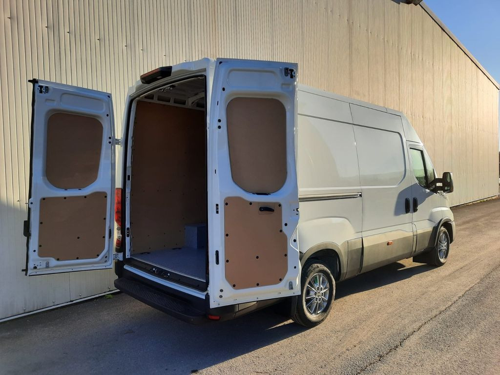 Iveco Daily 35S14 8g HiMatic L3H2 Mod.25 Iveco Daily 35S14 8g HiMatic L3H2 Mod.25 - Fourgon utilitaire: photos 4 Iveco Daily 35S14 8g HiMatic L3H2 Mod.25 Iveco Daily 35S14 8g HiMatic L3H2 Mod.25 - Fourgon utilitaire: photos 4