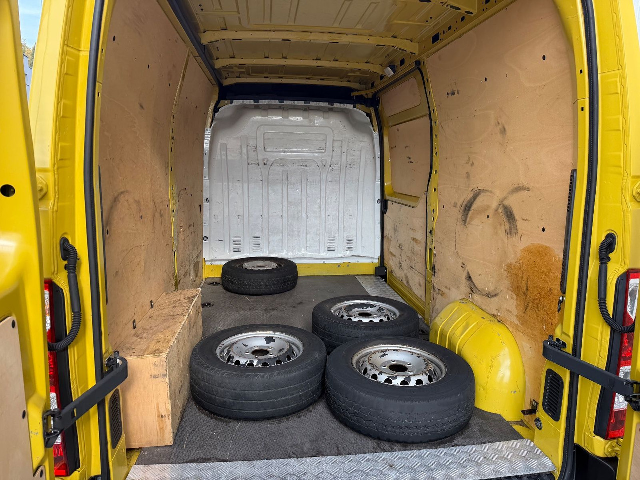 Opel Movano 125 - Fourgon utilitaire: photos 5 Opel Movano 125 - Fourgon utilitaire: photos 5