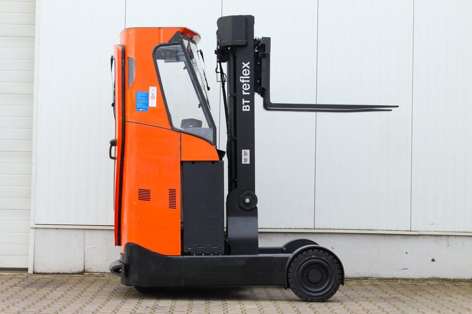BT RRE160R Outdoor Kabine - Chariot à mât rétractable: photos 2 BT RRE160R Outdoor Kabine - Chariot à mât rétractable: photos 2