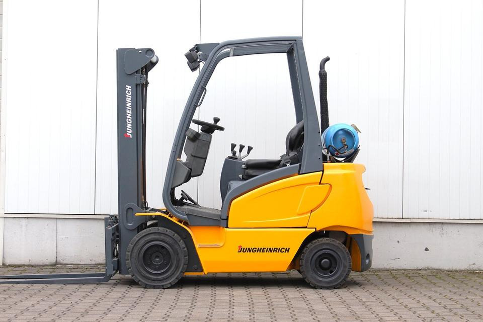 JUNGHEINRICH TFG316s Triplex 4,5m UVV - Chariot élévateur à gaz: photos 4 JUNGHEINRICH TFG316s Triplex 4,5m UVV - Chariot élévateur à gaz: photos 4