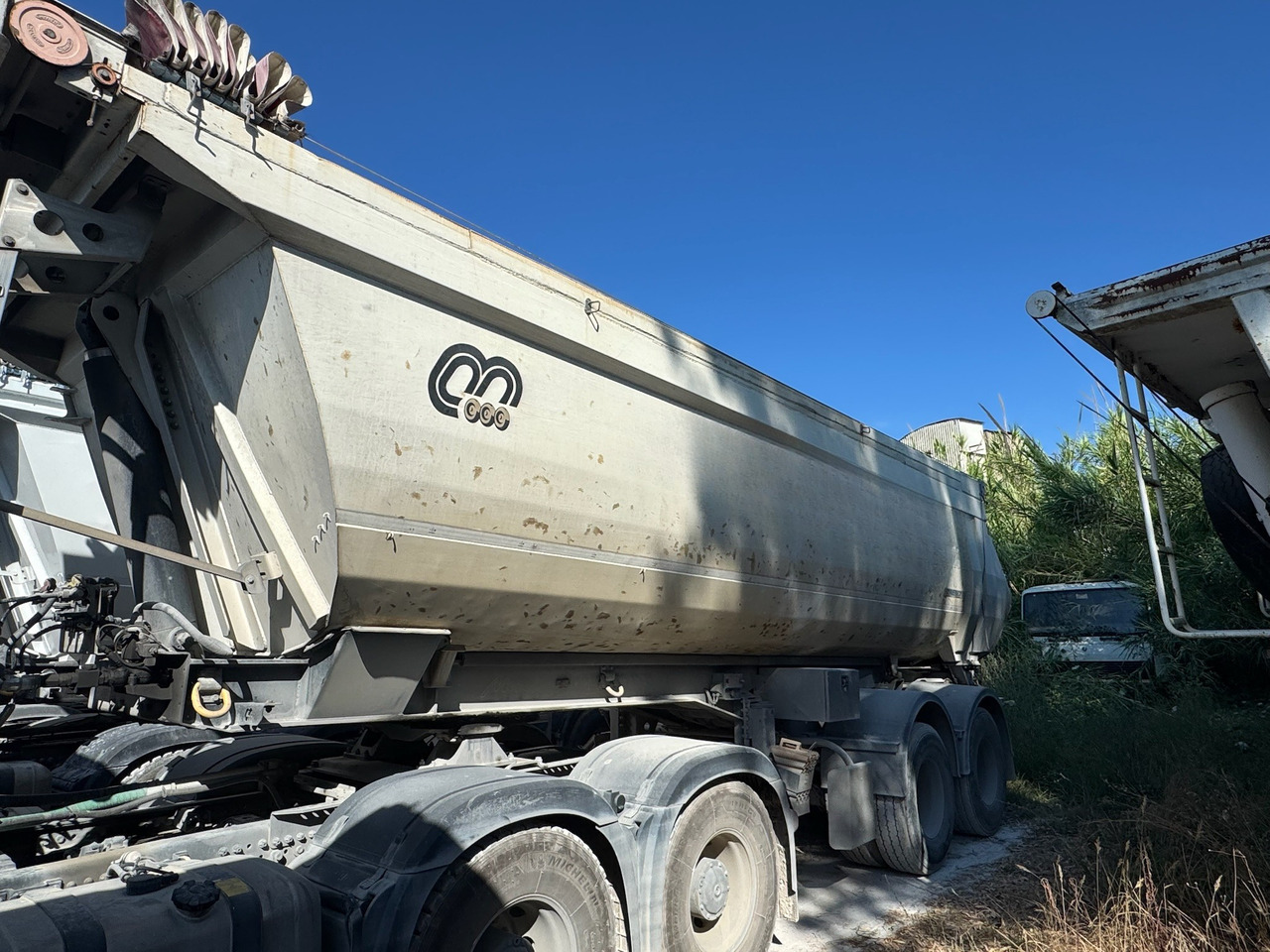 MENCI Semirimorchio Ribaltabile Mezzo d'opera - Semi-remorque benne: photos 3 MENCI Semirimorchio Ribaltabile Mezzo d'opera - Semi-remorque benne: photos 3