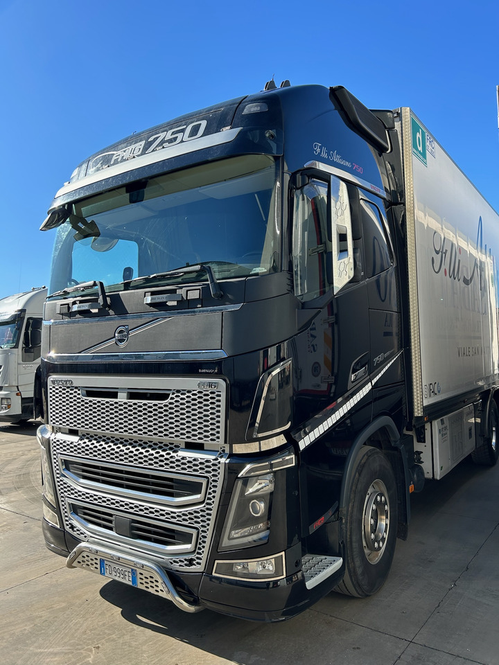 VOLVO FH 750 - Camion frigorifique: photos 5 VOLVO FH 750 - Camion frigorifique: photos 5