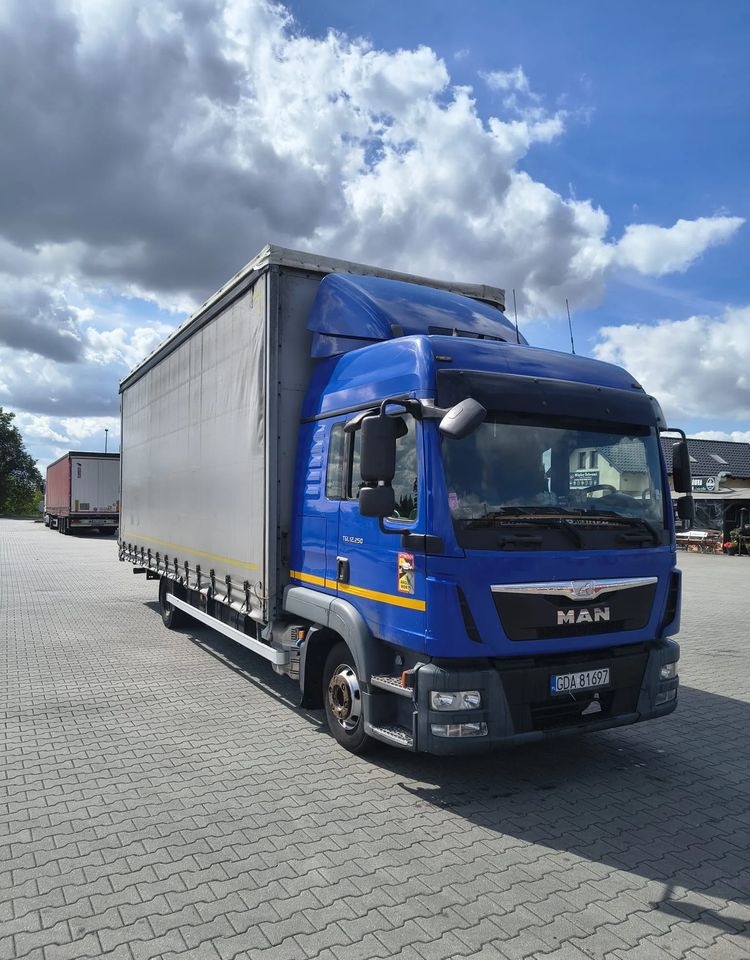MAN TGL 12.250 - Camion à rideaux coulissants: photos 3 MAN TGL 12.250 - Camion à rideaux coulissants: photos 3