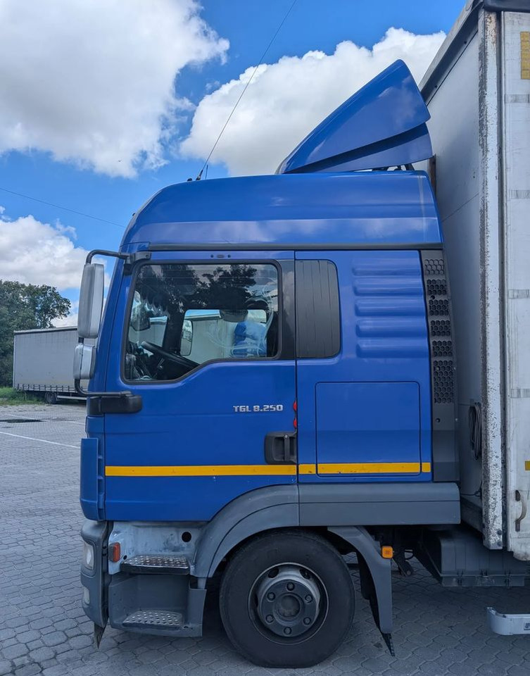 MAN TGL 8.250 - Camion à rideaux coulissants, Remorque rideaux coulissants: photos 2 MAN TGL 8.250 - Camion à rideaux coulissants, Remorque rideaux coulissants: photos 2