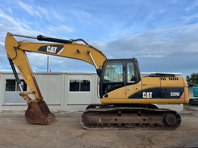 CAT 320D - Pelle sur chenille: photos 2 CAT 320D - Pelle sur chenille: photos 2