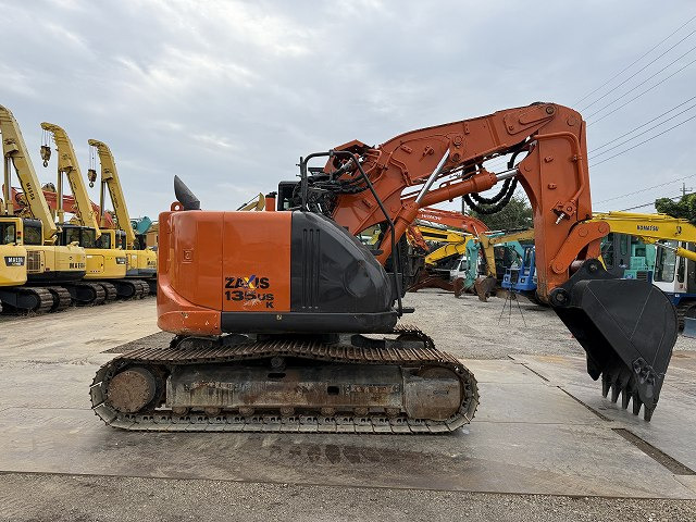 HITACHI ZX135USK-5B - Pelle sur chenille: photos 3 HITACHI ZX135USK-5B - Pelle sur chenille: photos 3