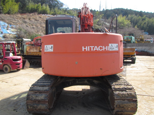 HITACHI ZX135USK - Pelle sur chenille: photos 3 HITACHI ZX135USK - Pelle sur chenille: photos 3