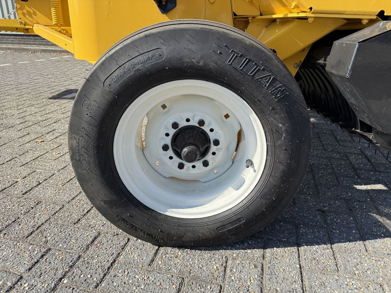 Presse à balles cubiques New Holland BC5060 Mini Balenpers: photos 15