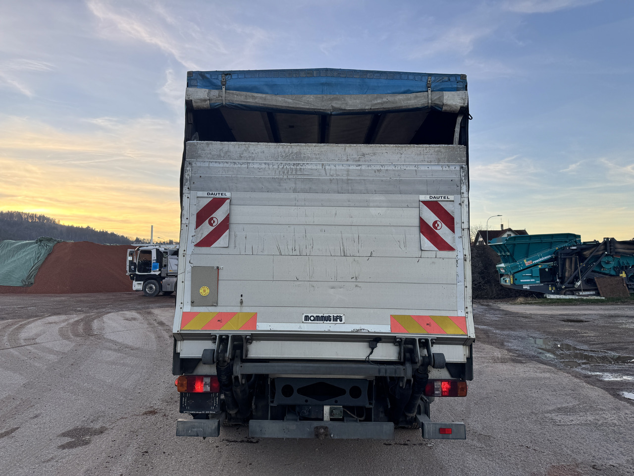 MERCEDES-BENZ Atego 818 - Camion à rideaux coulissants: photos 4 MERCEDES-BENZ Atego 818 - Camion à rideaux coulissants: photos 4