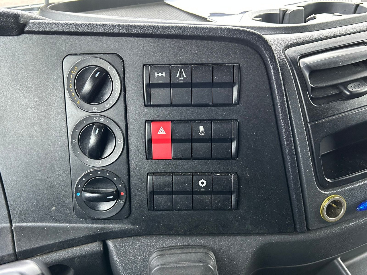 MERCEDES-BENZ Atego 818 en leasing occasion MERCEDES-BENZ Atego 818: photos 13 MERCEDES-BENZ Atego 818 en leasing occasion MERCEDES-BENZ Atego 818: photos 13