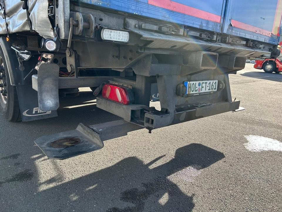 Auflieger + Staplerhalterung + gelenkte Achse + Plane + TÜV - Semi-remorque rideaux coulissants: photos 4 Auflieger + Staplerhalterung + gelenkte Achse + Plane + TÜV - Semi-remorque rideaux coulissants: photos 4