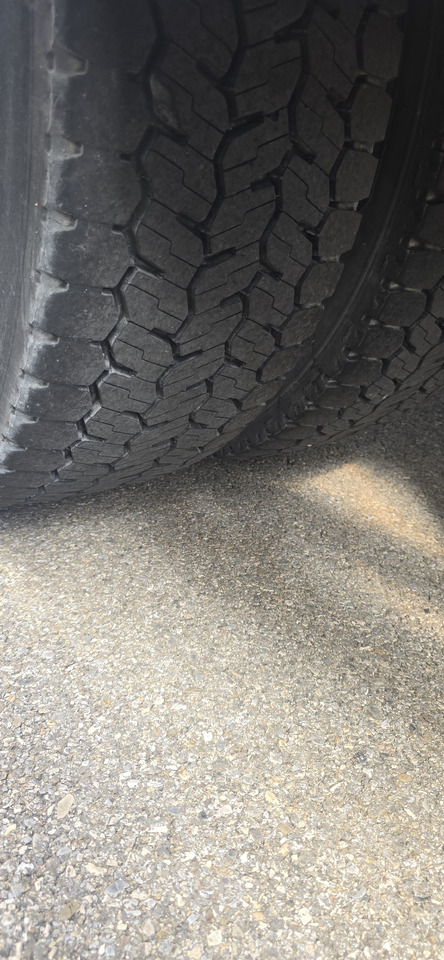 RENAULT - Camion frigorifique: photos 5 RENAULT - Camion frigorifique: photos 5