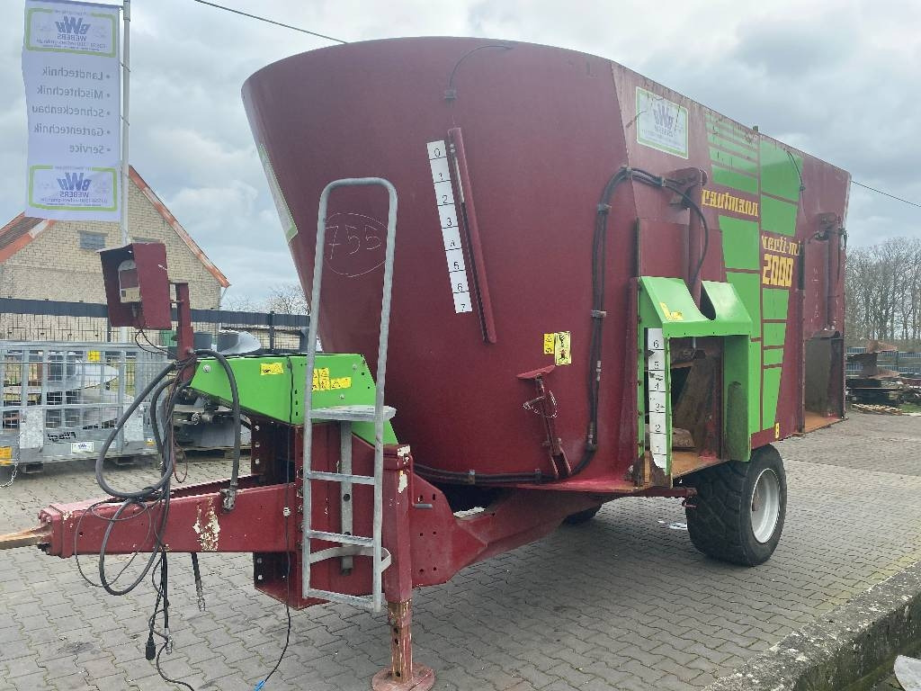 Strautmann Verti-Mix 2000 - Mélangeuse: photos 2 Strautmann Verti-Mix 2000 - Mélangeuse: photos 2