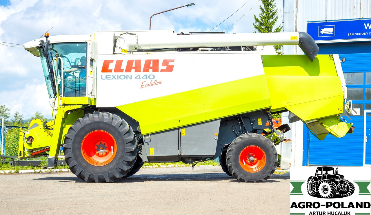 CLAAS LEXION 440 EVOLUTION - 2003 ROK + CLAAS C 540 SKŁADANY - 2007 ROK - Moissonneuse-batteuse: photos 5 CLAAS LEXION 440 EVOLUTION - 2003 ROK + CLAAS C 540 SKŁADANY - 2007 ROK - Moissonneuse-batteuse: photos 5