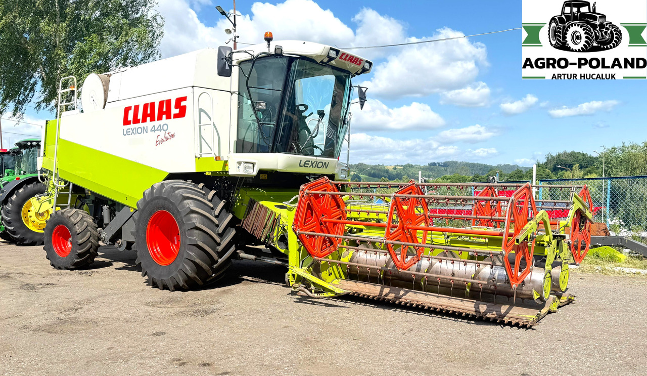 CLAAS LEXION 440 EVOLUTION - 2003 ROK + CLAAS C 540 SKŁADANY - 2007 ROK - Moissonneuse-batteuse: photos 1 CLAAS LEXION 440 EVOLUTION - 2003 ROK + CLAAS C 540 SKŁADANY - 2007 ROK - Moissonneuse-batteuse: photos 1