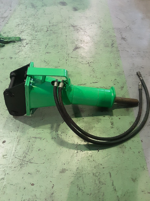 MONTABERT BRP70 - Marteau hydraulique: photos 4 MONTABERT BRP70 - Marteau hydraulique: photos 4