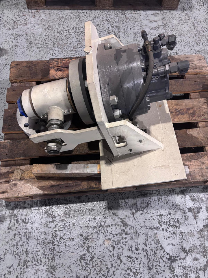 POCLAIN MS 11 - Moteur hydraulique pour Foreuse: photos 1 POCLAIN MS 11 - Moteur hydraulique pour Foreuse: photos 1