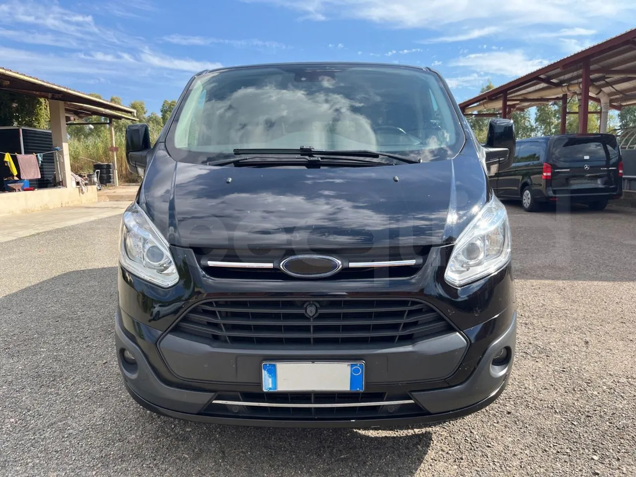 Ford Tourneo Custom - Bus interurbain: photos 2 Ford Tourneo Custom - Bus interurbain: photos 2