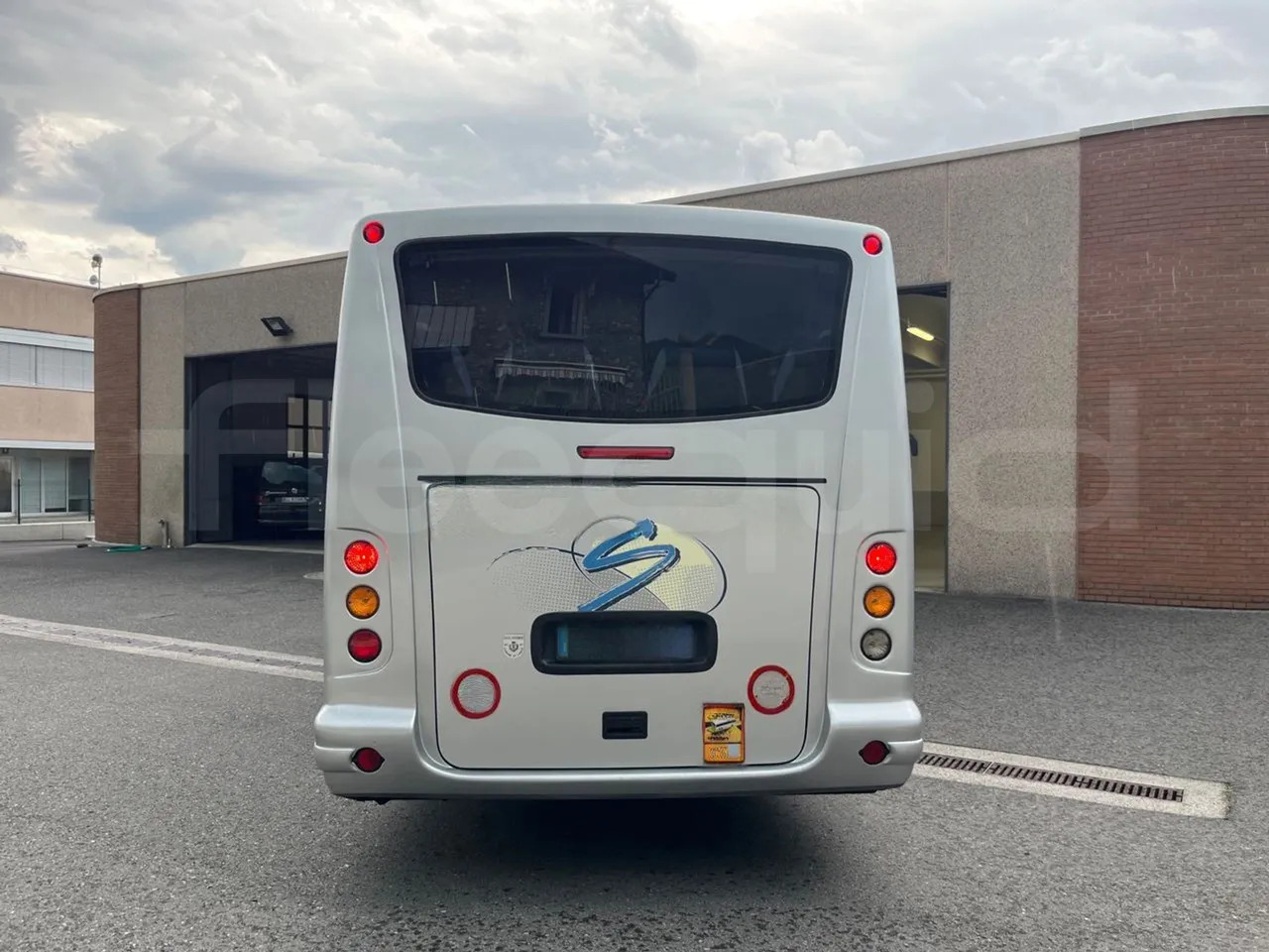 Mercedes-Benz MB 818 S - Autocar: photos 5 Mercedes-Benz MB 818 S - Autocar: photos 5