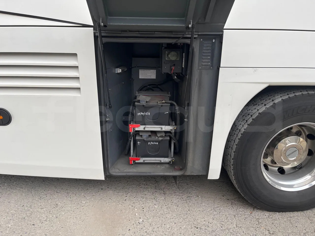 Autocar Neoplan Cityliner: photos 17