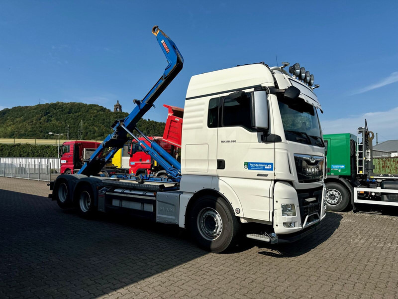 MAN TGX 26.580 BL 6x2 Zwillingbereifte Liftachse Abroller Hiab Funk- - Camion ampliroll: photos 4 MAN TGX 26.580 BL 6x2 Zwillingbereifte Liftachse Abroller Hiab Funk- - Camion ampliroll: photos 4