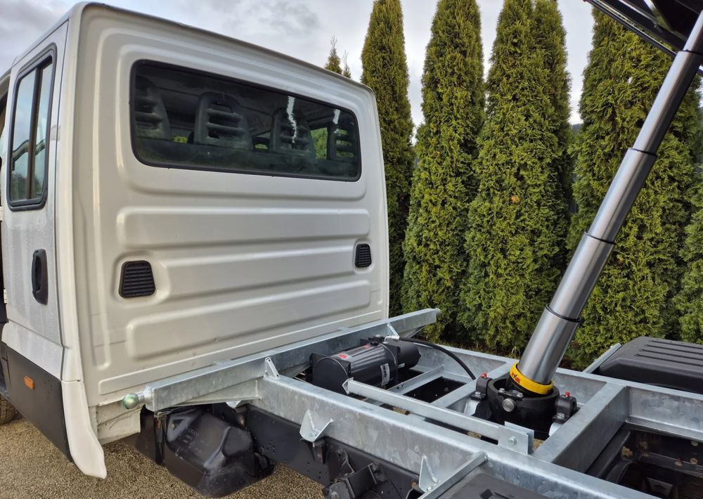 Iveco Iveco 35c18 3.0 180KM Brygadówka/ - Utilitaire benne: photos 4 Iveco Iveco 35c18 3.0 180KM Brygadówka/ - Utilitaire benne: photos 4